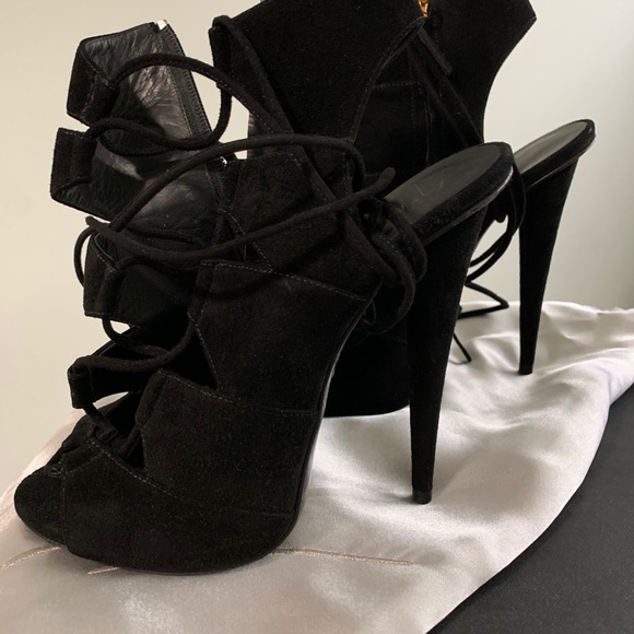 Giuseppe Zanotti Black Suede Lace Up Bootie - Picture 10 of 12